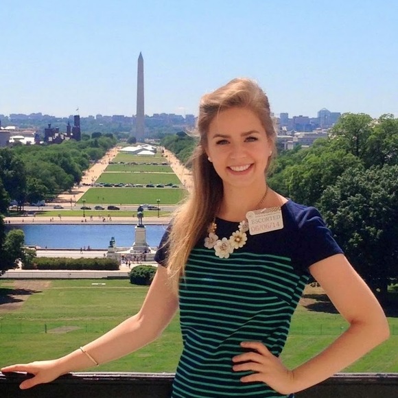 Meet your Posher, Danielle - Picture 1 of 1